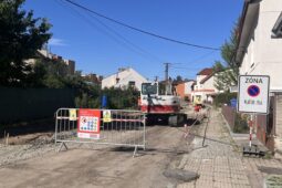 Ulice Mlýnská v Luhačovicích prochází proměnou, řidiče i chodce čekají omezení