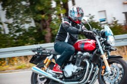 Motorkář na Liberecku proletěl kolem policejního radaru rychlostí 128 km/h