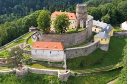 Hrad Svojanov zve do Království včel a bylin