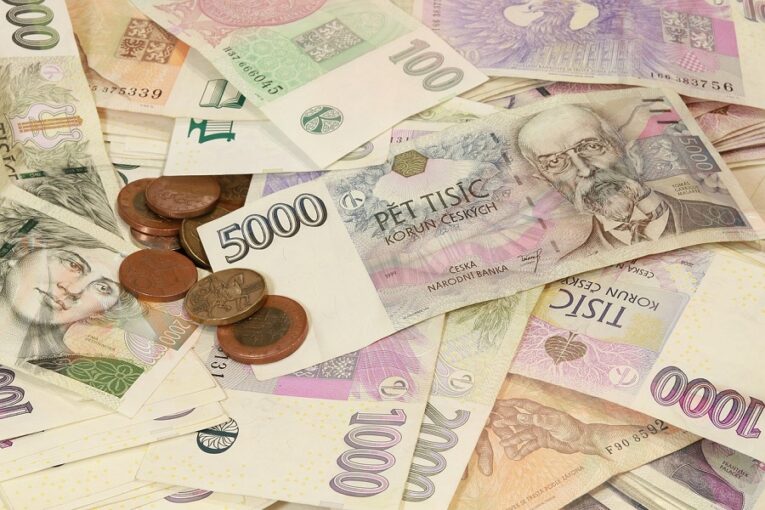 Cizinec, který přebíral od podvedených žen obálky s penězi, byl dopaden