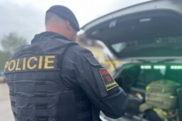 Případ napadení mezi řidiči řeší slavkovští policisté. Policie hledá svědky konfiktu