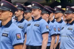 VIDEO: Téměř dvě stovky nových policistů složily v Brně služební slib