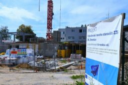Nová záchranka v Benešově roste. Vzniká moderní základna za více než 100 milionů korun