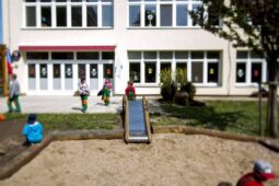 Pardubické školky nezdraží. Rodiče nemusí čekat vyšší poplatky