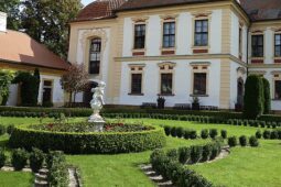 Objevte tajemství zámeckého parku na Jemništi