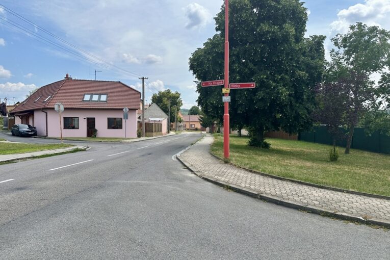 Velká proměna Vések začíná. Přinese novou kanalizaci, chodníky i parkovací místa
