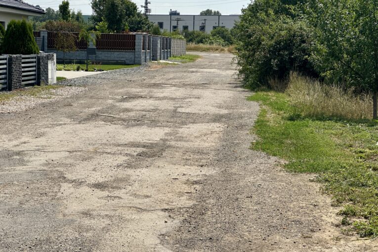 Hradiště opraví zničenou cestu ve Véskách