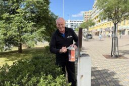 Pohozené injekční stříkačky ohrožují okolí. Kladno rozšířilo síť speciálních schránek