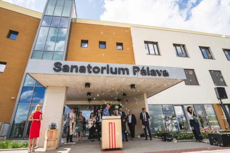 Nové Sanatorium Pálava v slavnostně otevřeli představitelé Jihomoravského kraje 