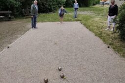 Příbramští senioři se radují. Dočkali se vlastního hřiště na pétanque