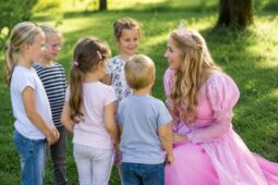 Prázdninový dětský den v Bělovsi slibuje princeznu, koně i soutěže