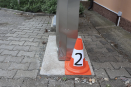 Naboural obecní panel a odjel. Policie pátrá po viníkovi