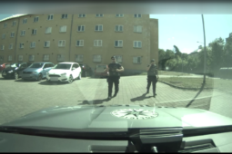 Babičce a dědečkovi se ztratila vnučka na zahradě. Poblíž byla navíc řeka