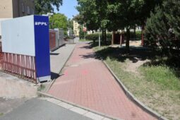 Viděli jste střet cyklisty na elektrokoloběžce s chodkyní? Hledají se svědci