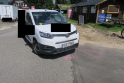 Řidič v Janově nad Nisou nedal přednost cyklistovi. Pro muže letěl vrtulník