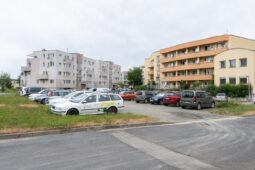 Nitranskou ulici čekají velké opravy. Přibude nové parkoviště i chodníky