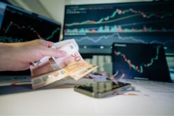Méně evropských peněz pro Česko. O dotace je dvojnásobný zájem, vláda bude muset vybírat priority