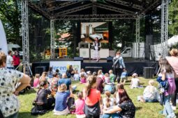 Ochutnávky, šéfkuchaři i zábava pro rodiny. Festival Chutě kraje znovu vyráží na cestu.