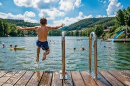 Tropy kvalitu vody nezkazily. Většina koupališť hlásí jedničku