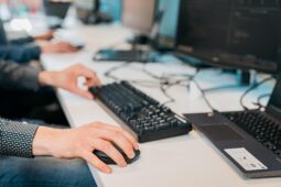 Nezaměstnanost v Jihomoravském kraji klesla, lidé mají nejčastěji zájem o práci v administrativě