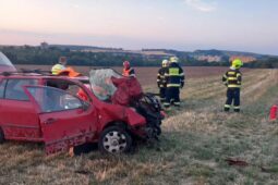 K vážné havárii osobního auta došlo u Rousínova