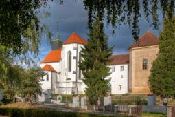 Vydejte se za tajemstvím unikátního kostela svatého Jana Křtitele po setmění