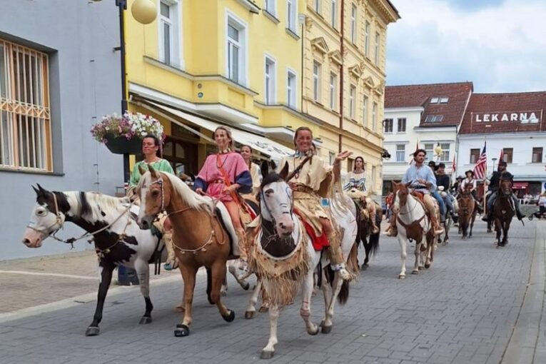 Město i farmu ovládnou kovbojové. Memoriál generála Custera slibuje stovku koní i velkolepou bitvu