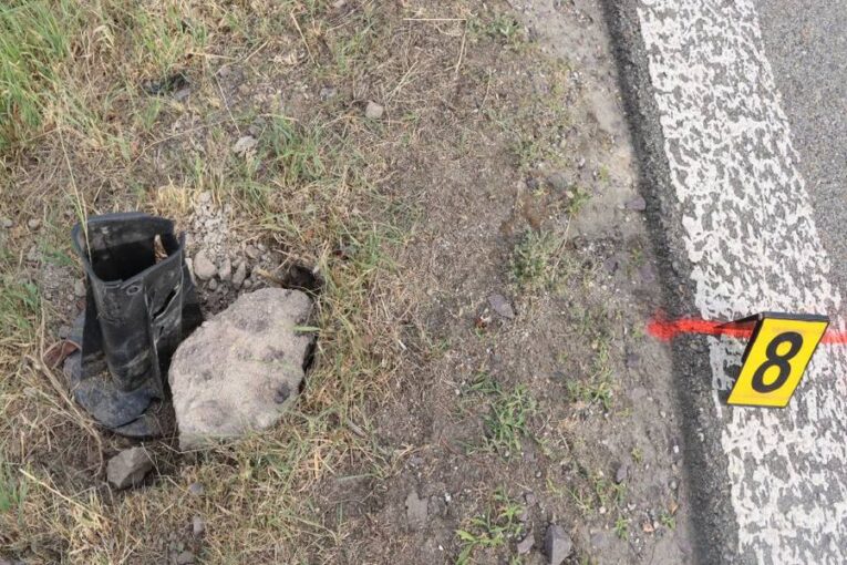 Policisté pátrají po řidiči dodávky, který ujel z místa nehody s motorkou v katastru obce Vracovice  