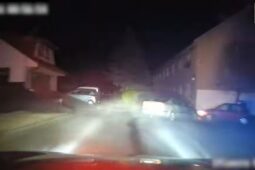 VIDEO: Ujížděl, naboural a skončil v poutech