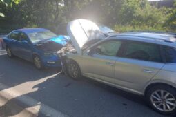 Čtyři zranění při nehodě v Pelhřimově. V nemocnici skončily i dvě děti