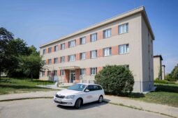 Moderní ubytování jako benefit. Baťova nemocnice otevřela zrekonstruovanou ubytovnu
