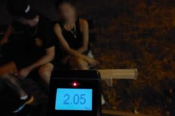 Noční incident eskaloval. Strážníci použili slzotvorný sprej
