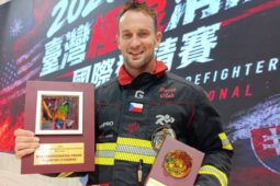 Marek Víšek opět nejlepší na Tchaj-wanu. Pardubický hasič obhájil světový titul