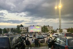 Autokino pod chladicími věžemi najdete jen v Dukovanech