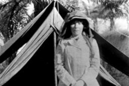 Sama v poušti mezi válčícími kmeny. Gertrude Bellová překonala hranice své doby
