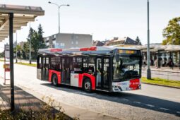 S koncem prázdnin dochází k tradičním trvalým změnám pražské MHD