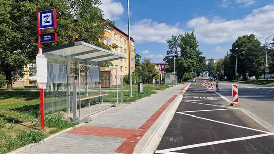 Vsetín rekonstruoval další zastávku. Na té nyní zastaví až tři autobusy
