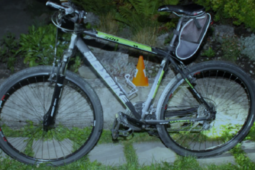 Policie hledá svědky střetu dvou cyklistů. Zároveň hledají jednoho z nich