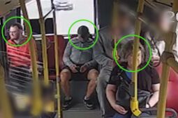 Policie hledá svědky loupeže v autobusu 181