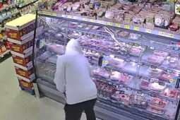 VIDEO: Desítky krádeží v jednom městě. Recidivista je pod zámkem