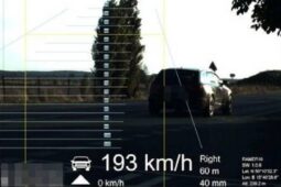 Šok u Obědovic: Čtrnáctiletý hnal Audi rychlostí 193 km/h