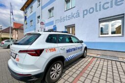 Srpnová vedra po zlínsku: Žena vyrazila na noční procházku sídlištěm bez oblečení