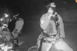 Policisté slanili z Hlávkova mostu pro muže v ohrožení života