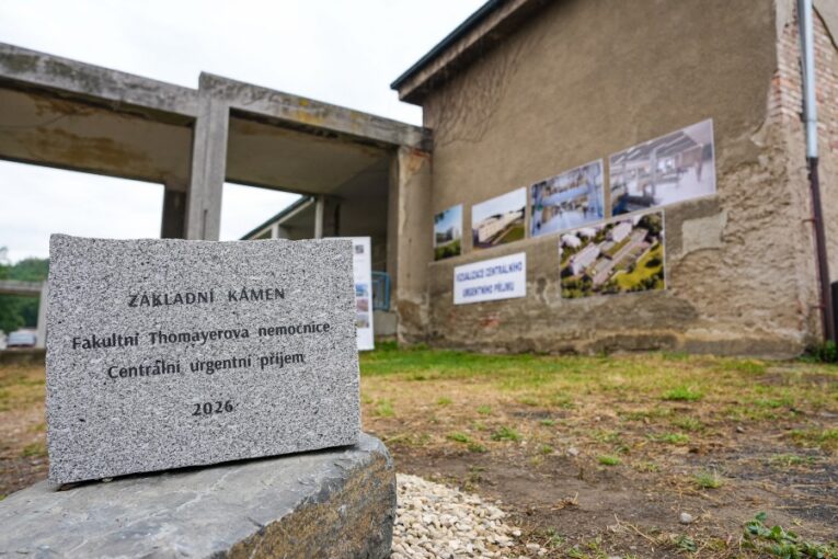 Staré nemocniční areály čeká proměna. Thomayerova už staví, další změny chystá stát