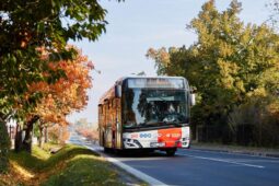 Cestující zažívají velké změny. Obyvatelé Vlašimska, Zručska a Dolnokralovicka si zvykají na novinky v dopravě