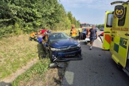 Dvě nehody během několika hodin. Na Kroměřížsku se zranilo pět lidí