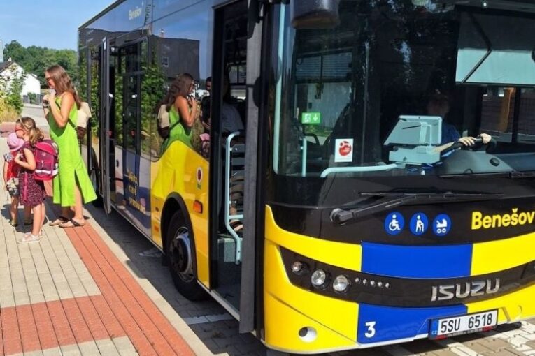 Benešov čeká dopravní uzavírka. V centru se bude pokládat nový asfalt