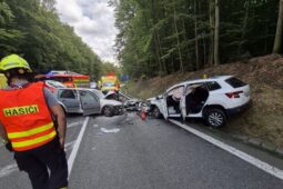 Vážná nehoda uzavřela buchlovské kopce. Pět lidí se zranilo, jednoho transportoval vrtulník