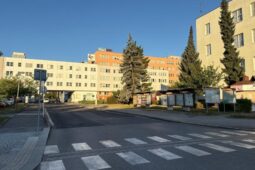 Rekonstrukce náměstí přinese nové chodníky i parkovací místa