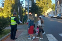 Zebra se za děti nerozhlédne. Policisté budou první školní týden hlídat přechody
